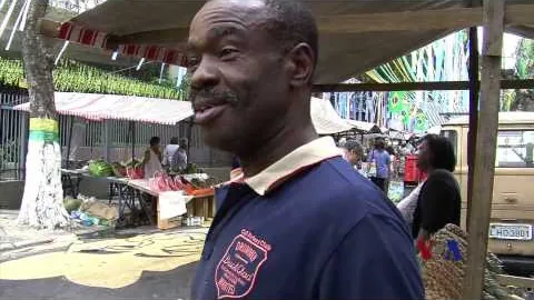 博格巴社交媒体为法国队加油助威，分享激励海报：勇攀高峰，法国雄狮！